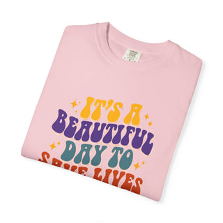 It's a Beautiful Day to Save Lives Nurse Shirt, Retro RN LPN Tee, Healthcare Worker Gift, Nurse Appreciation Shirt, Medical Professional Graphic Tee