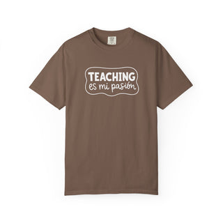 Comfortable Spanish Teacher Shirt Soft Garment Dyed Cotton Tee Teaching Es Mi Pasión Design Relaxed Fit Unisex Apparel Professional Casual Classroom Wear Bilingual Educator Gift Vintage Style Teacher Wardrobe Essential Language Instructor