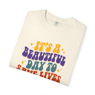 It's a Beautiful Day to Save Lives Nurse Shirt, Retro RN LPN Tee, Healthcare Worker Gift, Nurse Appreciation Shirt, Medical Professional Graphic Tee